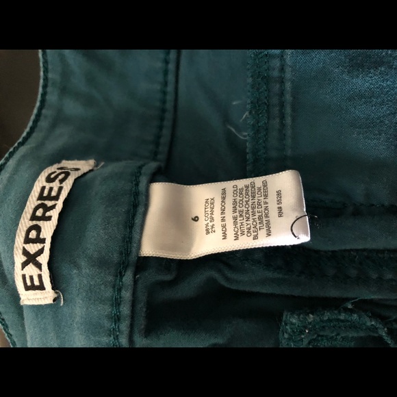 Express Shorts - Picture 4 of 4